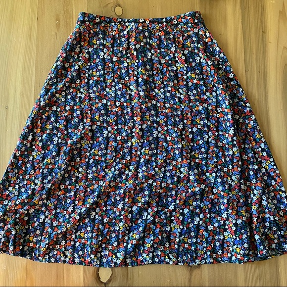 Gap • Colorful Floral Midi Skirt - Picture 2 of 7